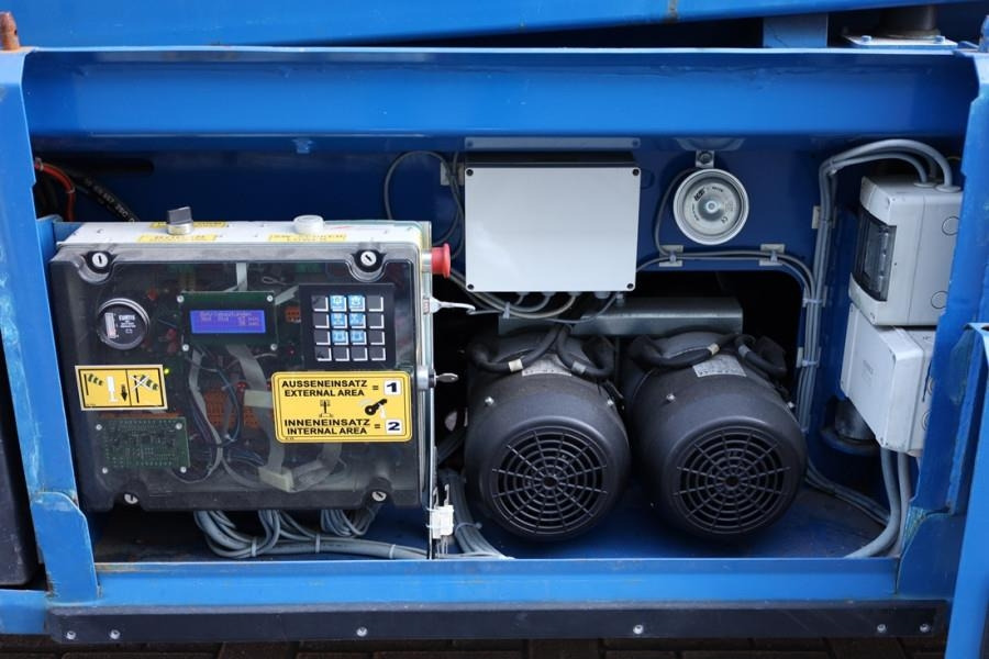 PB LIFT S225-12ES Electric, 22.5m Working Height, 450 - Platforma foarfeca: Foto 3 PB LIFT S225-12ES Electric, 22.5m Working Height, 450 - Platforma foarfeca: Foto 3