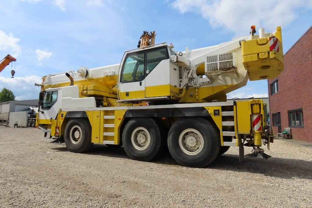 Liebherr LTM 1055-3.2 - Macara tot teren: Foto 4 Liebherr LTM 1055-3.2 - Macara tot teren: Foto 4