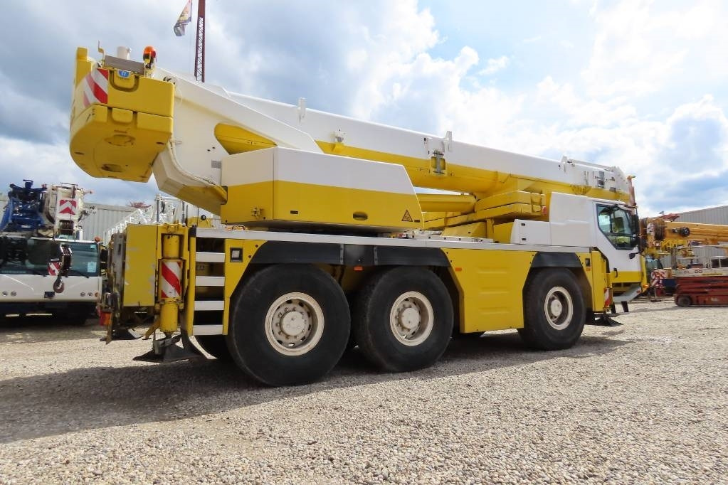 Liebherr LTM 1055-3.2 - Macara tot teren: Foto 3 Liebherr LTM 1055-3.2 - Macara tot teren: Foto 3
