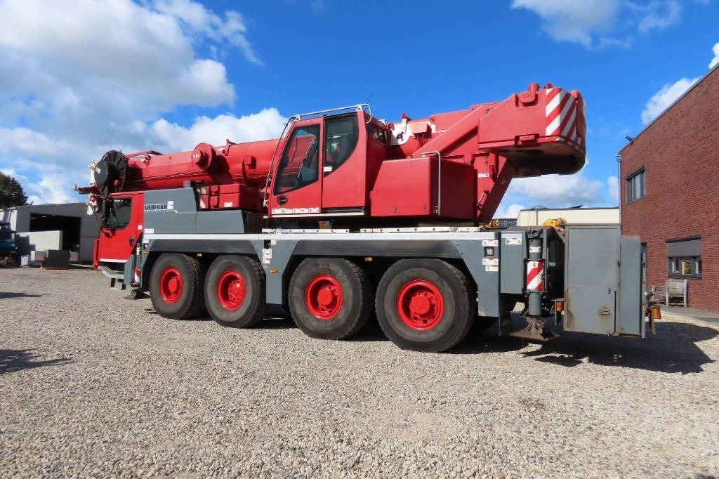 Liebherr LTM 1070-4.2 - Macara tot teren: Foto 4 Liebherr LTM 1070-4.2 - Macara tot teren: Foto 4