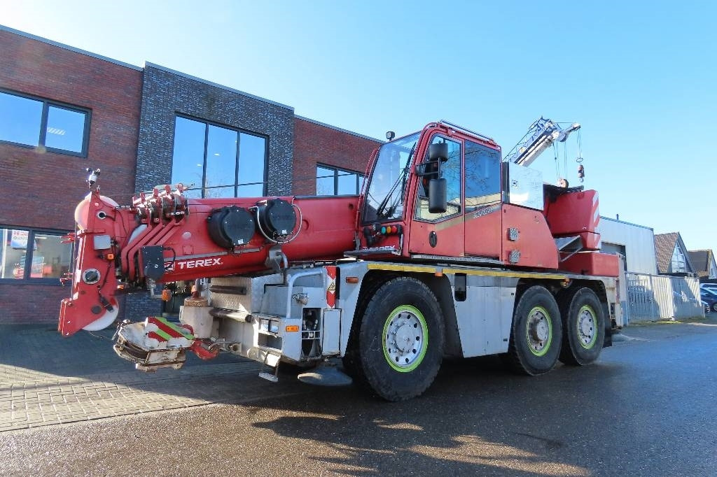 Terex Demag AC 40 City - Macara tot teren: Foto 1 Terex Demag AC 40 City - Macara tot teren: Foto 1