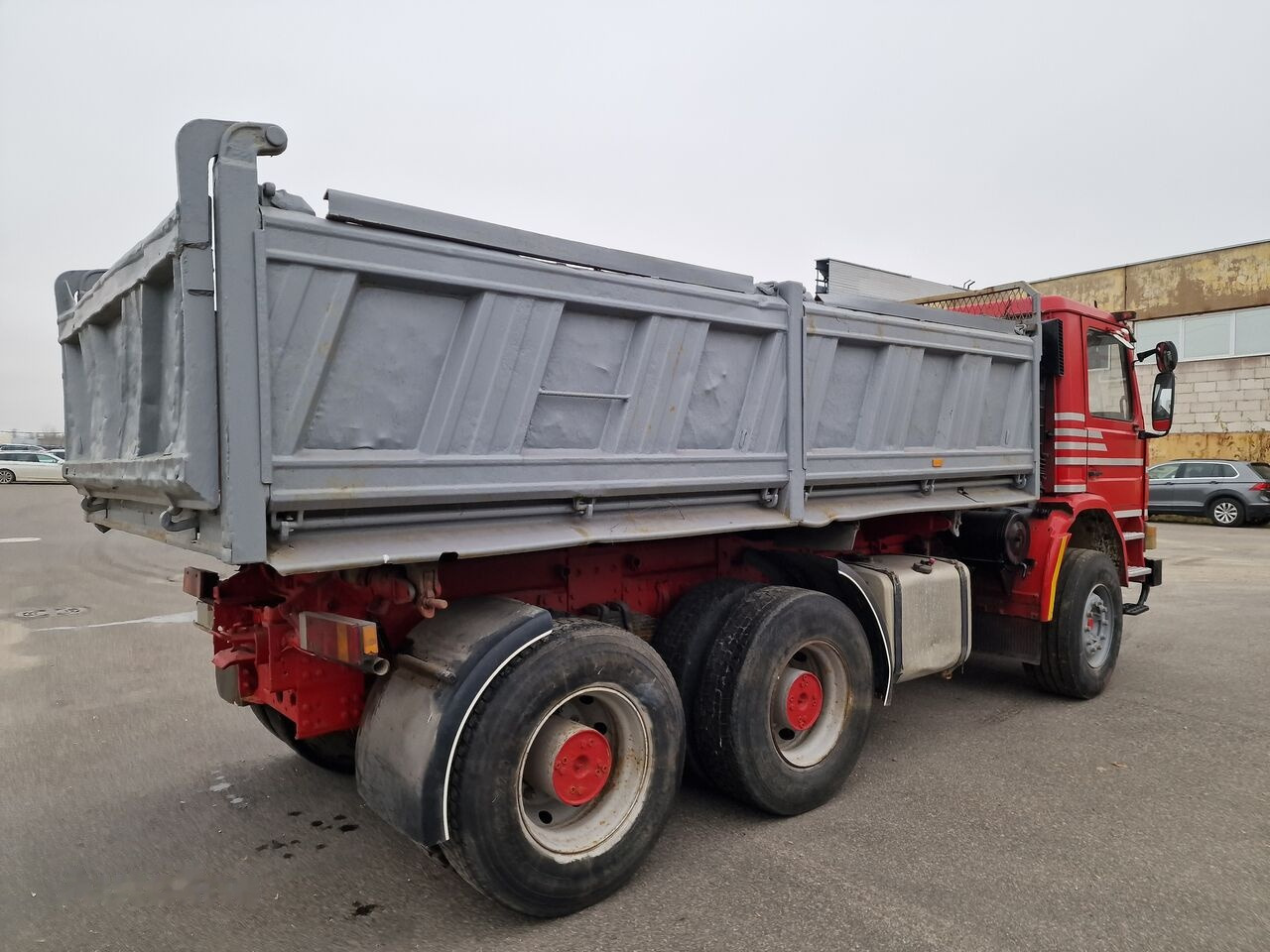 Scania 113 - Camion basculantă: Foto 4 Scania 113 - Camion basculantă: Foto 4