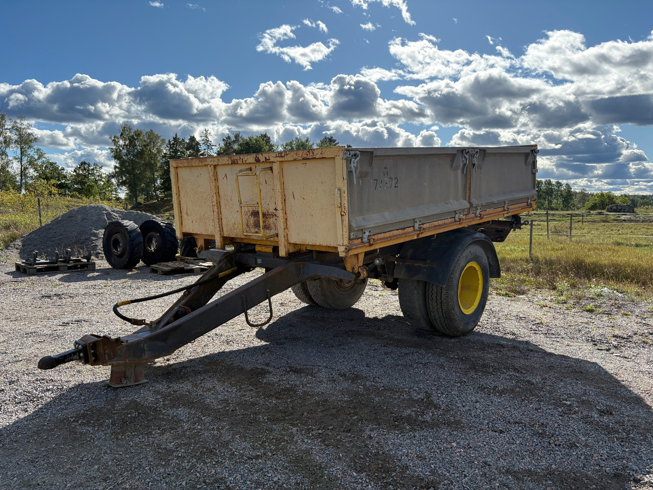 Briab S 11T 105-40 - Remorcă basculantă: Foto 1 Briab S 11T 105-40 - Remorcă basculantă: Foto 1