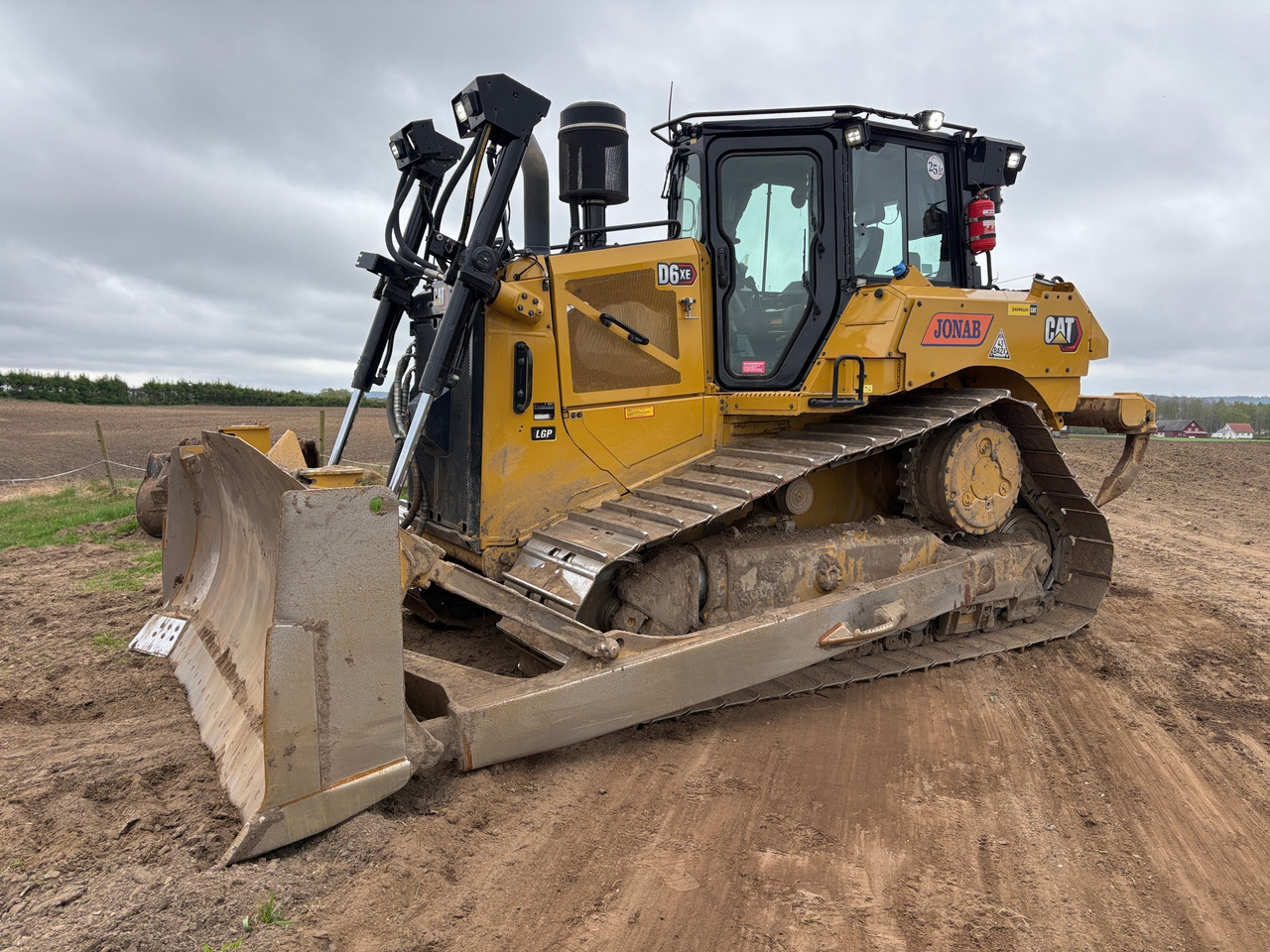 CAT D6XE LGP - Buldozer: Foto 1 CAT D6XE LGP - Buldozer: Foto 1