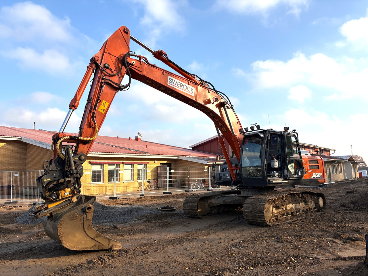Hitachi ZX 250 LC-6 - Excavator: Foto 1 Hitachi ZX 250 LC-6 - Excavator: Foto 1