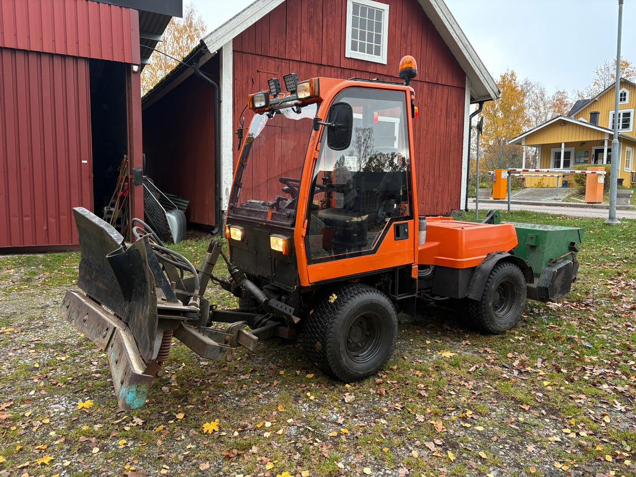 Holder C240 - Maşina comunala: Foto 1 Holder C240 - Maşina comunala: Foto 1