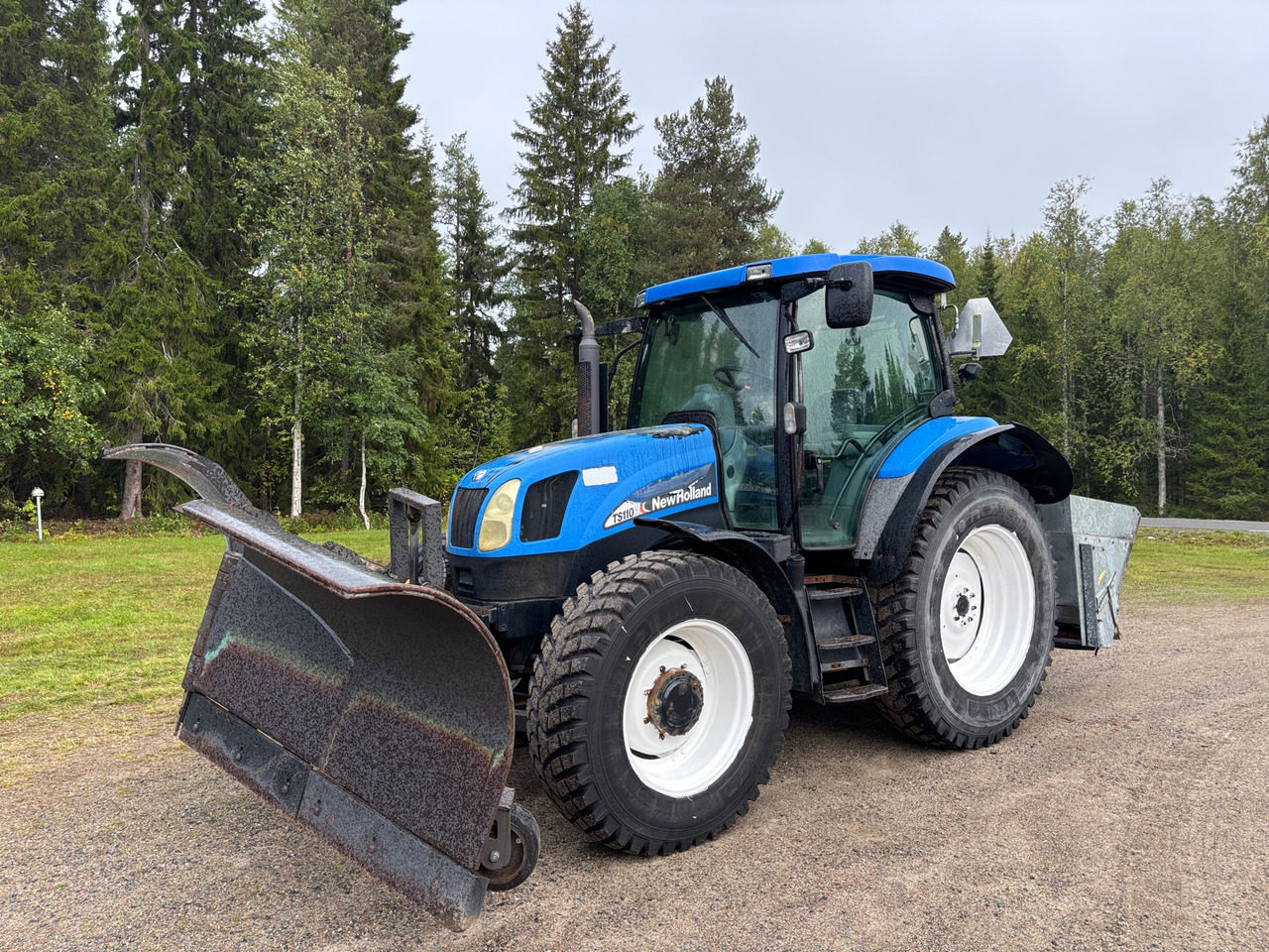 New Holland TS110A - Tractor agricol: Foto 1 New Holland TS110A - Tractor agricol: Foto 1