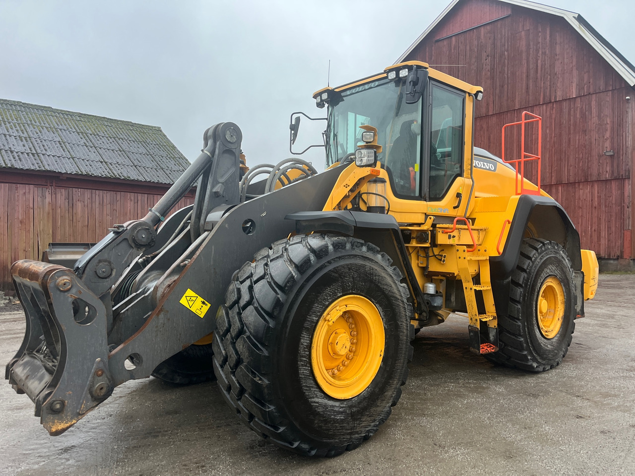 Volvo L180H - Încărcător frontal pe pneuri: Foto 1 Volvo L180H - Încărcător frontal pe pneuri: Foto 1