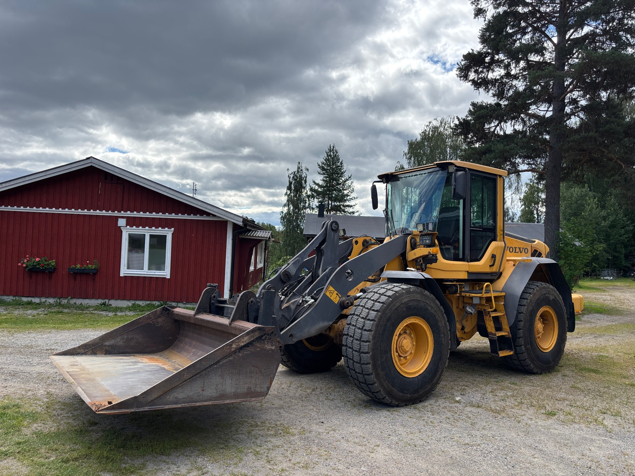 Volvo L60F - Încărcător frontal pe pneuri: Foto 1 Volvo L60F - Încărcător frontal pe pneuri: Foto 1