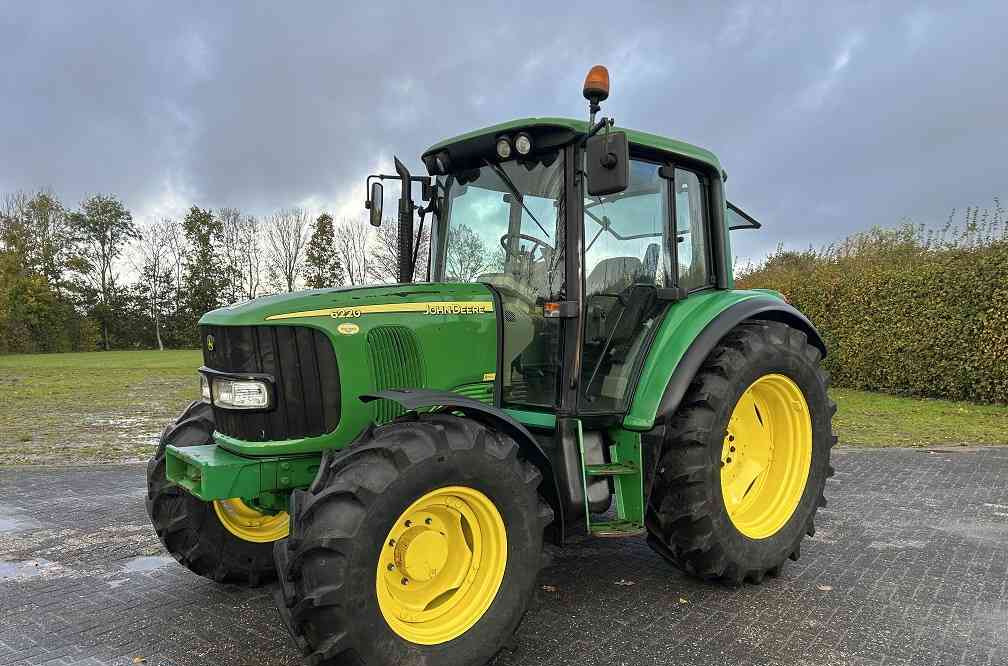 John Deere 6220 premium, 7500 uur MARGEPRIJS - Tractor agricol: Foto 1 John Deere 6220 premium, 7500 uur MARGEPRIJS - Tractor agricol: Foto 1
