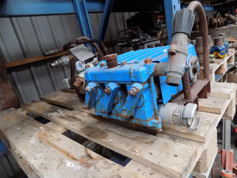 Hoge drukpomp-high pressure pump toilet tanker hoge drukpomp[ -high pressure pump - Maşină pentru vidanjări: Foto 4 Hoge drukpomp-high pressure pump toilet tanker hoge drukpomp[ -high pressure pump - Maşină pentru vidanjări: Foto 4