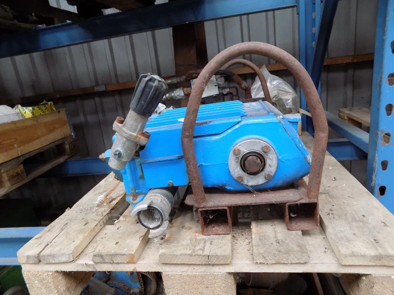 Hoge drukpomp-high pressure pump toilet tanker hoge drukpomp[ -high pressure pump - Maşină pentru vidanjări: Foto 3 Hoge drukpomp-high pressure pump toilet tanker hoge drukpomp[ -high pressure pump - Maşină pentru vidanjări: Foto 3