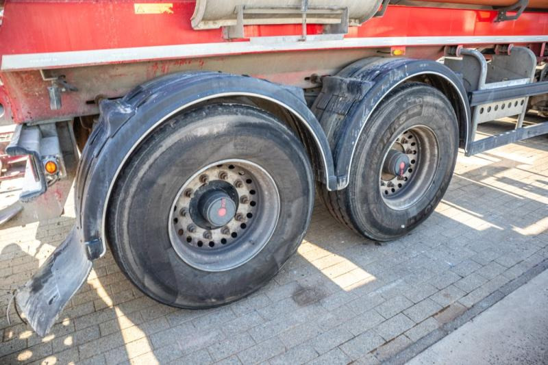 DE BUF BETON MIXER/MALAXEUR/MISCHER 12M3 - Semiremorcă betonieră: Foto 5 DE BUF BETON MIXER/MALAXEUR/MISCHER 12M3 - Semiremorcă betonieră: Foto 5