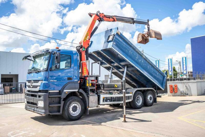 Mercedes AXOR 2640 L - PK 16001 - Camion basculantă, Camion cu macara: Foto 1 Mercedes AXOR 2640 L - PK 16001 - Camion basculantă, Camion cu macara: Foto 1