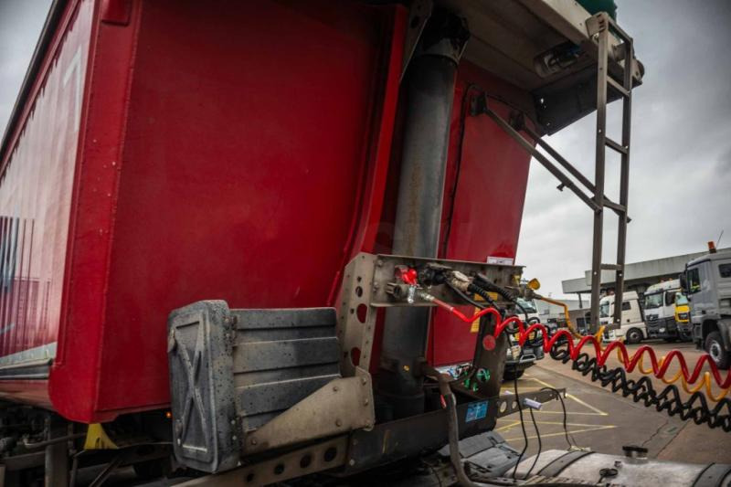 Semiremorcă basculantă Schmitz SGF-S3- 32 M3: Foto 10 Semiremorcă basculantă Schmitz SGF-S3- 32 M3: Foto 10