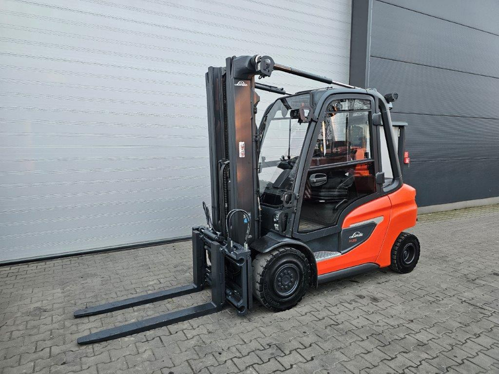 Linde H35D-01 - TRIPLEX - NEU MODEL - Stivuitor diesel: Foto 1 Linde H35D-01 - TRIPLEX - NEU MODEL - Stivuitor diesel: Foto 1