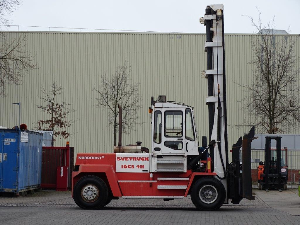 Svetruck 16CS4H - Reach stacker: Foto 5 Svetruck 16CS4H - Reach stacker: Foto 5