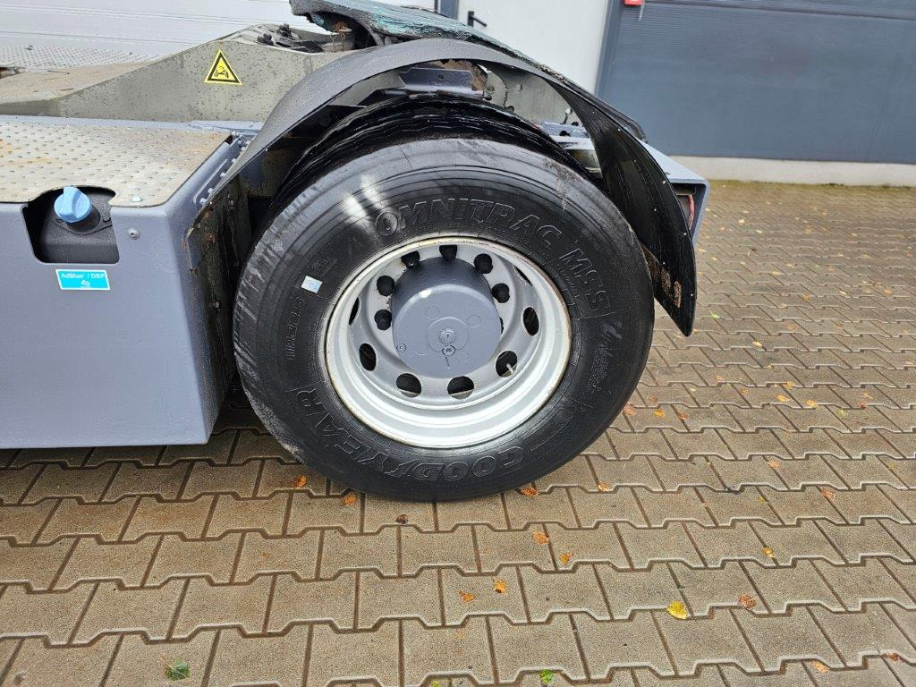 Terberg YT182 - Tractor terminal: Foto 2 Terberg YT182 - Tractor terminal: Foto 2