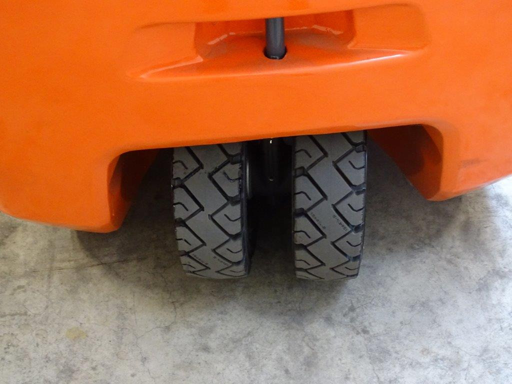 Toyota 8FBEK16T - DEMO - TRIPLEX - Electrostivuitor: Foto 2 Toyota 8FBEK16T - DEMO - TRIPLEX - Electrostivuitor: Foto 2