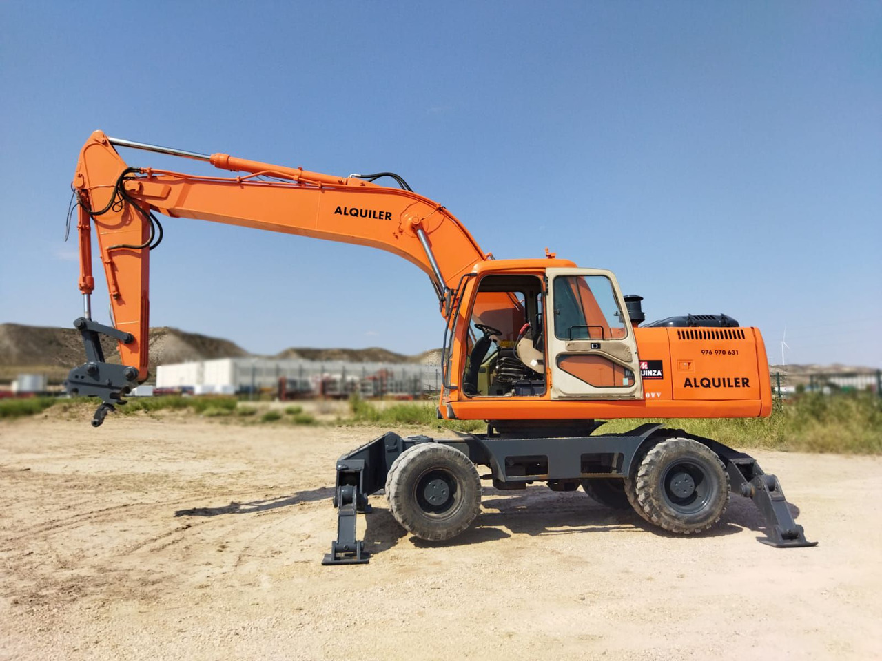 DAEWOO 210 W-V M4E (LOC) - Excavator pe roţi: Foto 3 DAEWOO 210 W-V M4E (LOC) - Excavator pe roţi: Foto 3
