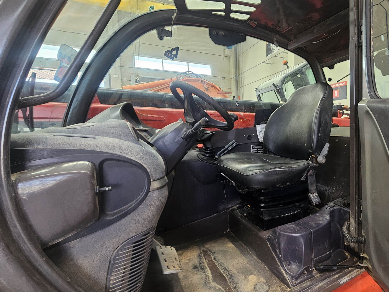 MANITOU MT1335 EASY - Stivuitor telescopic: Foto 4 MANITOU MT1335 EASY - Stivuitor telescopic: Foto 4