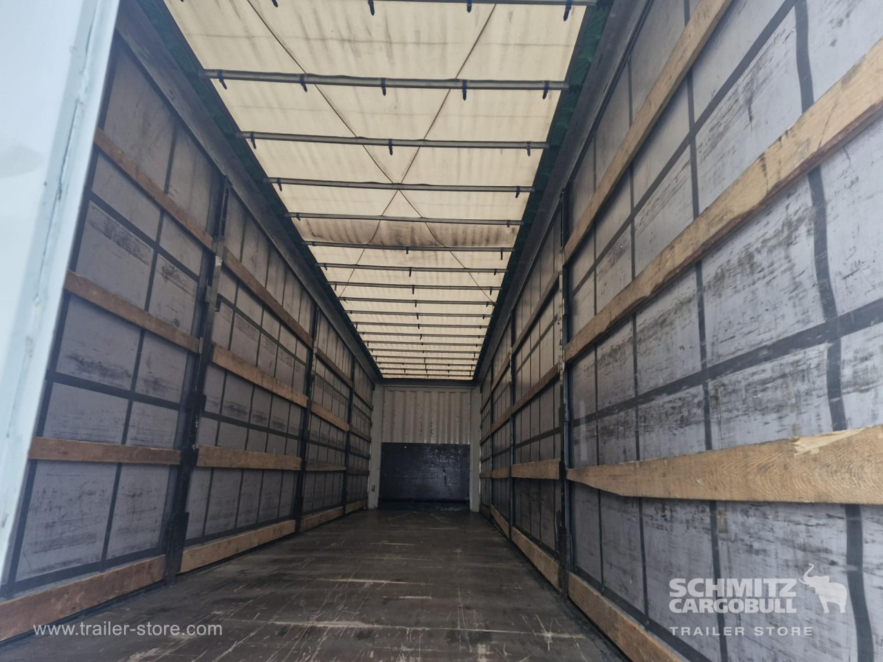 KRONE Curtainsider Mega - Semiremorcă prelată: Foto 2 KRONE Curtainsider Mega - Semiremorcă prelată: Foto 2