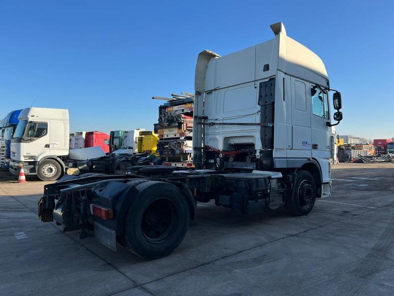 DAF 105 XF 460 Super Space Cab (MANUAL GEARBOX / BOITE MANUELLE) - Cap tractor: Foto 5 DAF 105 XF 460 Super Space Cab (MANUAL GEARBOX / BOITE MANUELLE) - Cap tractor: Foto 5