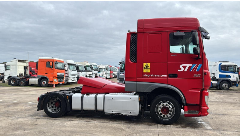DAF XF 460 (BOITE MANUELLE / MANUAL GEARBOX) - Cap tractor: Foto 5 DAF XF 460 (BOITE MANUELLE / MANUAL GEARBOX) - Cap tractor: Foto 5