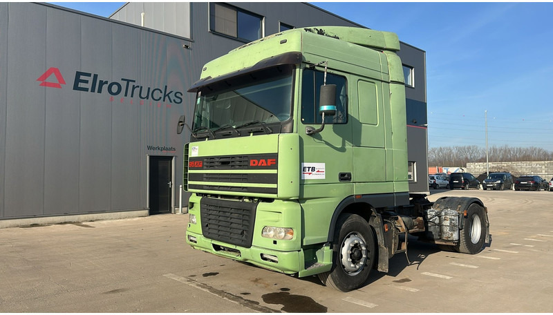 DAF XF 95.430 (EURO 2 / MANUAL PUMP / POMPE MANUELLE / BOITE MANUELLE) - Cap tractor: Foto 1 DAF XF 95.430 (EURO 2 / MANUAL PUMP / POMPE MANUELLE / BOITE MANUELLE) - Cap tractor: Foto 1
