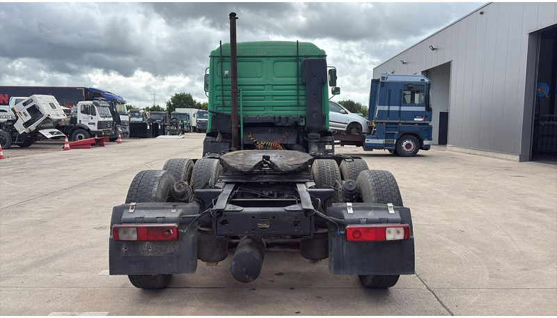 Cap tractor MAN 25.372 (6X2 / MANUAL PUMP / POMPE MANUELLE / 8 TYRES / 6 CYLINDERS): Foto 6 Cap tractor MAN 25.372 (6X2 / MANUAL PUMP / POMPE MANUELLE / 8 TYRES / 6 CYLINDERS): Foto 6