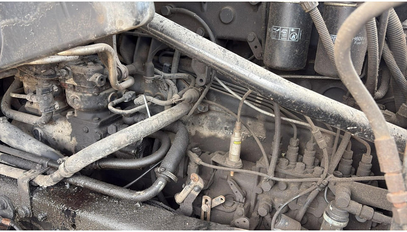 Cap tractor MAN 25.372 (6X2 / MANUAL PUMP / POMPE MANUELLE / 8 TYRES / 6 CYLINDERS): Foto 19 Cap tractor MAN 25.372 (6X2 / MANUAL PUMP / POMPE MANUELLE / 8 TYRES / 6 CYLINDERS): Foto 19