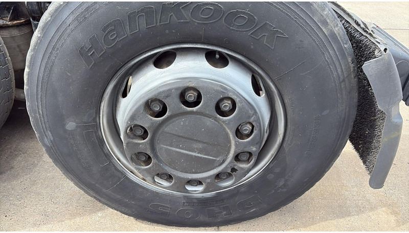 Cap tractor MAN 25.372 (6X2 / MANUAL PUMP / POMPE MANUELLE / 8 TYRES / 6 CYLINDERS): Foto 15 Cap tractor MAN 25.372 (6X2 / MANUAL PUMP / POMPE MANUELLE / 8 TYRES / 6 CYLINDERS): Foto 15