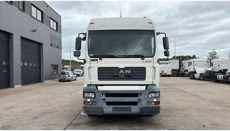 MAN TGA 18.430 (PTO / POMPE HYDRAULIQUE / MANUAL GEARBOX / BOITE MANUELLE / HYDRAULIC PUMP) - Cap tractor: Foto 4 MAN TGA 18.430 (PTO / POMPE HYDRAULIQUE / MANUAL GEARBOX / BOITE MANUELLE / HYDRAULIC PUMP) - Cap tractor: Foto 4