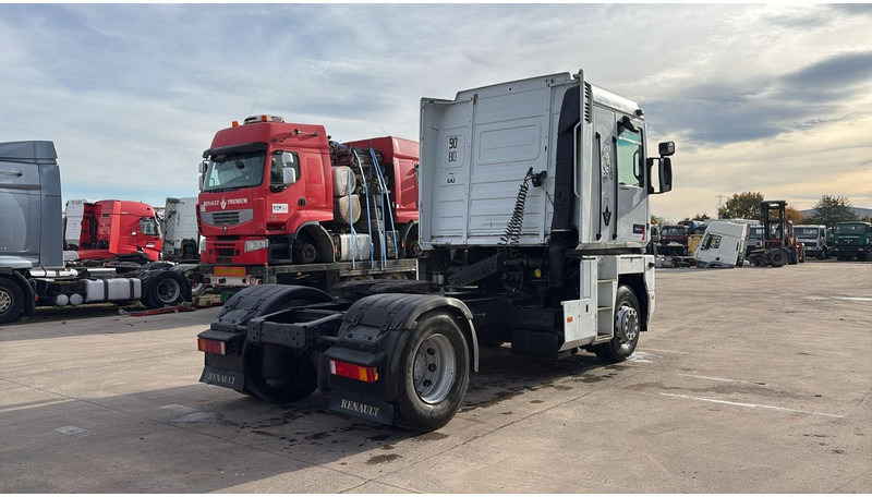 Renault AE 440 Magnum E-tech (BOITE MANUELLE / MANUAL GEARBOX) - Cap tractor: Foto 4 Renault AE 440 Magnum E-tech (BOITE MANUELLE / MANUAL GEARBOX) - Cap tractor: Foto 4