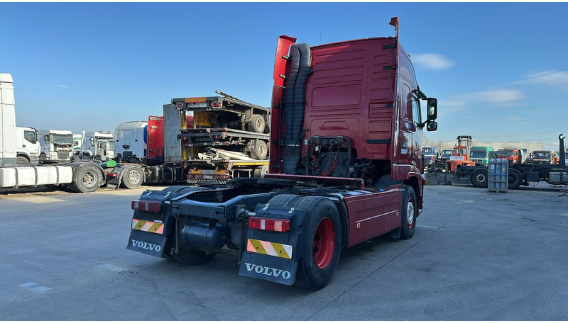 Volvo FH 400 (MANUAL GEARBOX / EURO 5 / BOITE MANUELLE) - Cap tractor: Foto 5 Volvo FH 400 (MANUAL GEARBOX / EURO 5 / BOITE MANUELLE) - Cap tractor: Foto 5