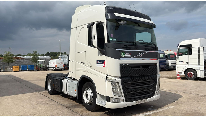 Volvo FH 460 (CHASSIS 2015 / PERFECT CONDITION / CLEAN CHASSIS) - Cap tractor: Foto 2 Volvo FH 460 (CHASSIS 2015 / PERFECT CONDITION / CLEAN CHASSIS) - Cap tractor: Foto 2
