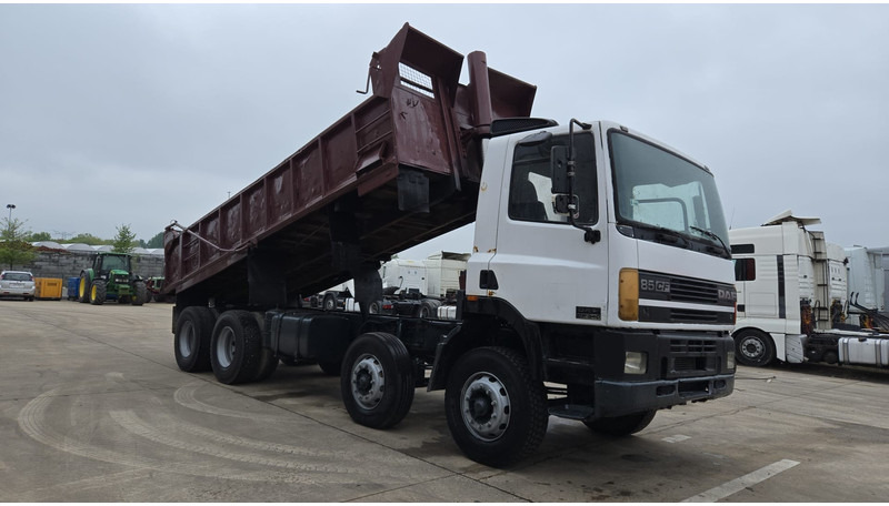DAF 85 CF 340 (EURO 2 / MANUAL PUMP / STEEL SUSP. / POSSIBLE AS CHASSIS / 8X4) - Camion basculantă: Foto 3 DAF 85 CF 340 (EURO 2 / MANUAL PUMP / STEEL SUSP. / POSSIBLE AS CHASSIS / 8X4) - Camion basculantă: Foto 3