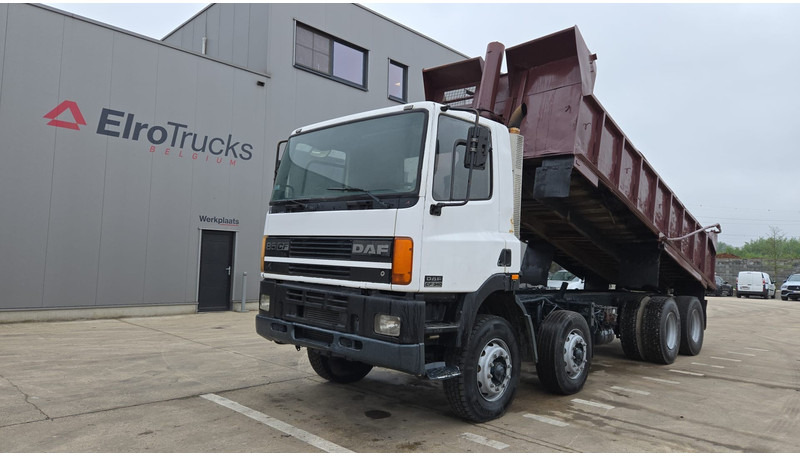 DAF 85 CF 340 (EURO 2 / MANUAL PUMP / STEEL SUSP. / POSSIBLE AS CHASSIS / 8X4) - Camion basculantă: Foto 1 DAF 85 CF 340 (EURO 2 / MANUAL PUMP / STEEL SUSP. / POSSIBLE AS CHASSIS / 8X4) - Camion basculantă: Foto 1