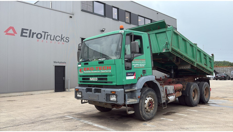 Iveco Eurotrakker 260 E 34 (POMPE MANUELLE / MANUAL PUMP / BOITE MANUELLE / LAMES / GRAND PONT / STEEL SUSP.) - Camion basculantă: Foto 1 Iveco Eurotrakker 260 E 34 (POMPE MANUELLE / MANUAL PUMP / BOITE MANUELLE / LAMES / GRAND PONT / STEEL SUSP.) - Camion basculantă: Foto 1
