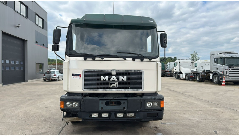 MAN 26.312 (6 CYLINDER / 6X2 / BELGIAN TRUCK IN GOOD CONDITION) - Camion şasiu: Foto 2 MAN 26.312 (6 CYLINDER / 6X2 / BELGIAN TRUCK IN GOOD CONDITION) - Camion şasiu: Foto 2