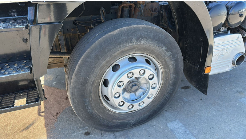 Leasing de MAN 33.464 (6 CYLINDER / EURO 2 / SEMI MANUAL PUMP / BIG AXLE / STEEL SUSP. / LAMES) MAN 33.464 (6 CYLINDER / EURO 2 / SEMI MANUAL PUMP / BIG AXLE / STEEL SUSP. / LAMES): Foto 8