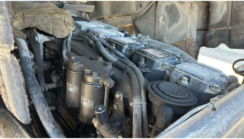 Leasing de MAN 33.464 (6 CYLINDER / EURO 2 / SEMI MANUAL PUMP / BIG AXLE / STEEL SUSP. / LAMES) MAN 33.464 (6 CYLINDER / EURO 2 / SEMI MANUAL PUMP / BIG AXLE / STEEL SUSP. / LAMES): Foto 19
