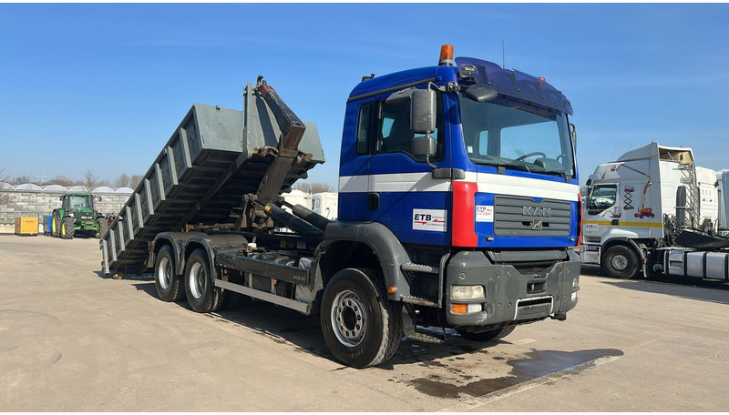 MAN TGA 26.460 (WITH CONTAINER / BELGIAN TRUCK / PERFECT / 6X4 / MANUAL GEARBOX / BOITE MANUELLE) - Camion cu cârlig: Foto 3 MAN TGA 26.460 (WITH CONTAINER / BELGIAN TRUCK / PERFECT / 6X4 / MANUAL GEARBOX / BOITE MANUELLE) - Camion cu cârlig: Foto 3