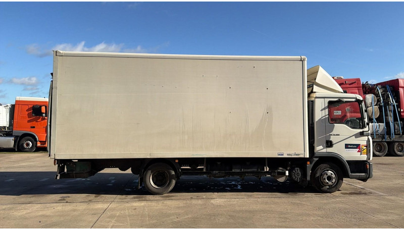 MAN TGL 8.180 (MANUAL GEARBOX / BOITE MANUELLE / CAMION BELGE / BELGIAN TRUCK) - Camion furgon: Foto 3 MAN TGL 8.180 (MANUAL GEARBOX / BOITE MANUELLE / CAMION BELGE / BELGIAN TRUCK) - Camion furgon: Foto 3