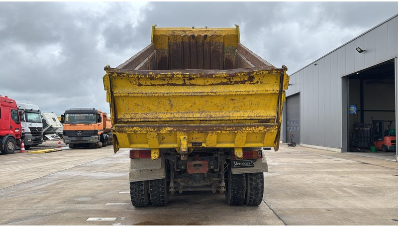 Mercedes-Benz ACTROS 2640 (EPS / LAMES / GRAND PONT / 6X4 / 3 PEDALES) - Camion basculantă: Foto 5 Mercedes-Benz ACTROS 2640 (EPS / LAMES / GRAND PONT / 6X4 / 3 PEDALES) - Camion basculantă: Foto 5