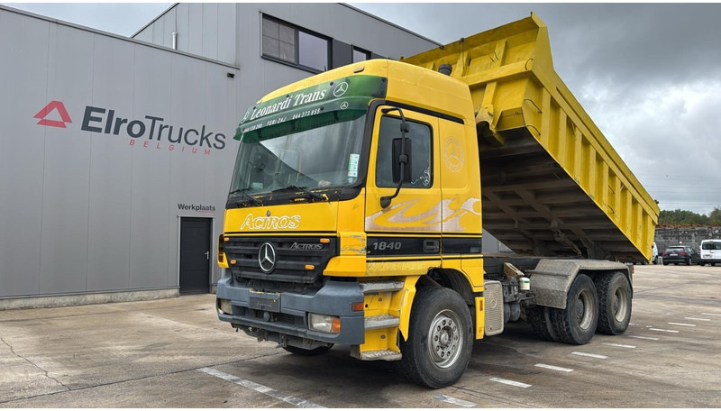 Mercedes-Benz ACTROS 2640 (EPS / LAMES / GRAND PONT / 6X4 / 3 PEDALES) - Camion basculantă: Foto 1 Mercedes-Benz ACTROS 2640 (EPS / LAMES / GRAND PONT / 6X4 / 3 PEDALES) - Camion basculantă: Foto 1