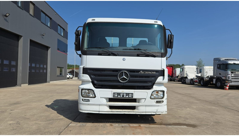 Mercedes-Benz Actros 2636 (6X4 / LAMES / GRAND PONT / MP2 / STEEL SUSP. / BOITE MANUELLE / MANUAL GEARBOX / 9M CHASSIS !!!) - Camion platformă: Foto 2 Mercedes-Benz Actros 2636 (6X4 / LAMES / GRAND PONT / MP2 / STEEL SUSP. / BOITE MANUELLE / MANUAL GEARBOX / 9M CHASSIS !!!) - Camion platformă: Foto 2