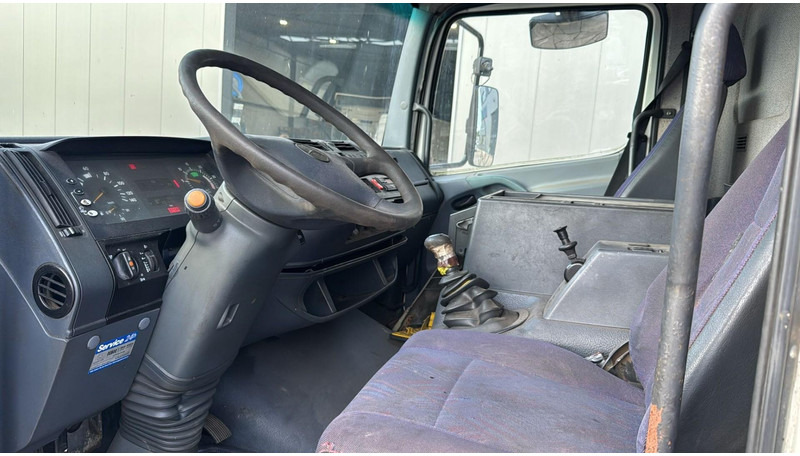 Camion şasiu Mercedes-Benz Atego 815 (BOITE MANUELLE / MANUAL GEARBOX): Foto 12 Camion şasiu Mercedes-Benz Atego 815 (BOITE MANUELLE / MANUAL GEARBOX): Foto 12