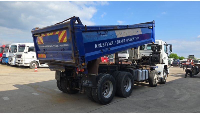 Mercedes-Benz Axor 3243 (BOITE MANUELLE / MANUAL GEARBOX / LAMES / 8X4 / MANUAL GETRIEBE) - Camion basculantă: Foto 5 Mercedes-Benz Axor 3243 (BOITE MANUELLE / MANUAL GEARBOX / LAMES / 8X4 / MANUAL GETRIEBE) - Camion basculantă: Foto 5
