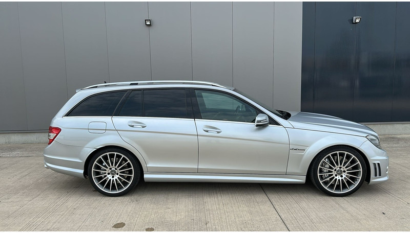 Mercedes-Benz C-Klasse 63 AMG (LICHTE VRACHT / BELGISCHE WAGEN / V8 / OPEN DAK) - Automobil: Foto 4 Mercedes-Benz C-Klasse 63 AMG (LICHTE VRACHT / BELGISCHE WAGEN / V8 / OPEN DAK) - Automobil: Foto 4